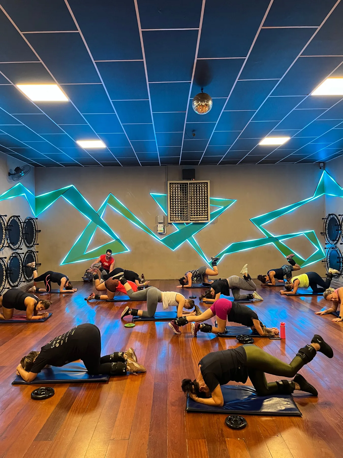 Aula de Glúteos na Fábrica Academia