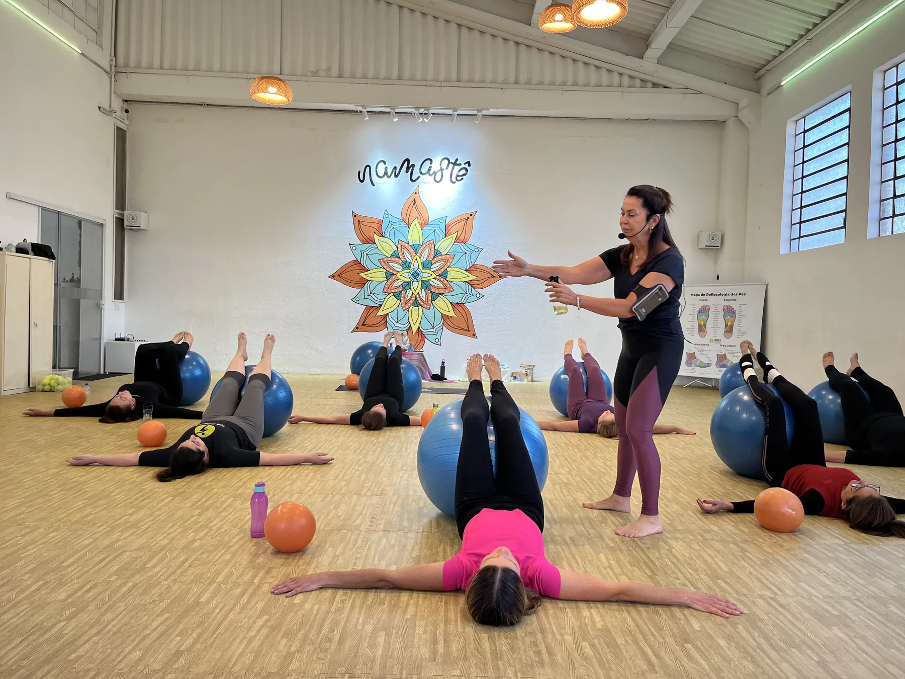 Aula de Pilates Solo na Fábrica Academia